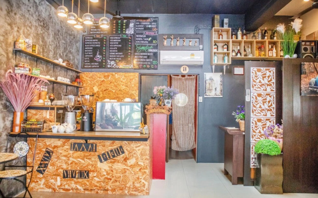 OYO 617 Tira Hostel chalong Phuket