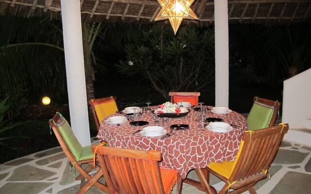 House With in Watamu With Pool Access Furnished Terrace a