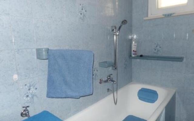 Apartment 4M