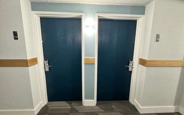 Studio 6 - East Syracuse, NY – Airport