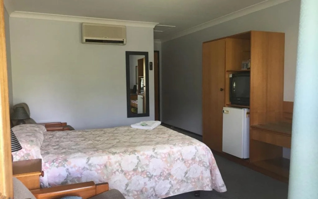 Koorawatha Homestead Motel
