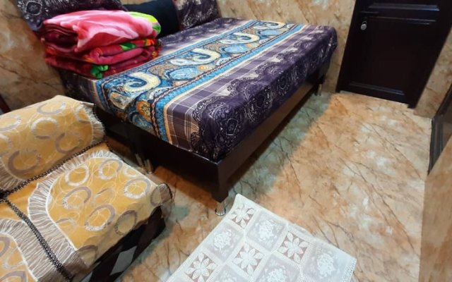 Room in Guest Room - Posh Foreigners Place,couples Allowed Lajpat Nagar