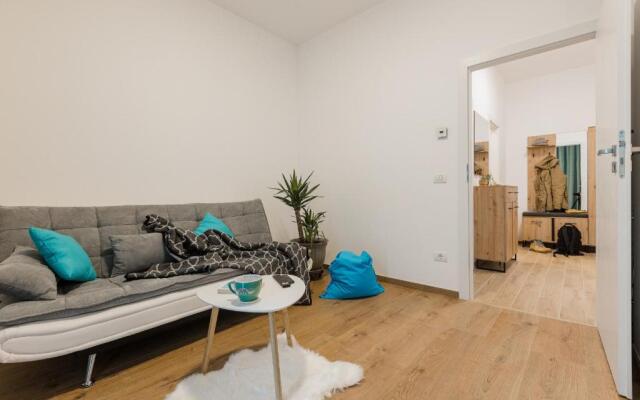 Essenza Charming Two BedRoom Apartment