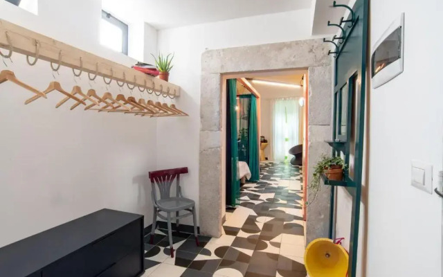 Balloon Design Studio Apartment