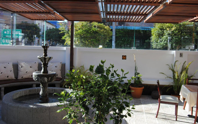 Hotel Fuente de Piedra I