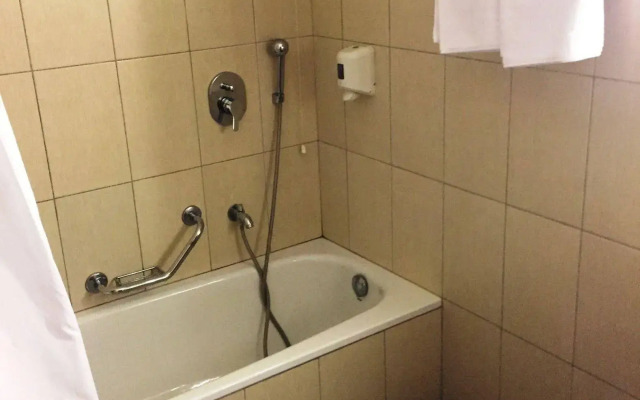Caravel Apartment Hotel