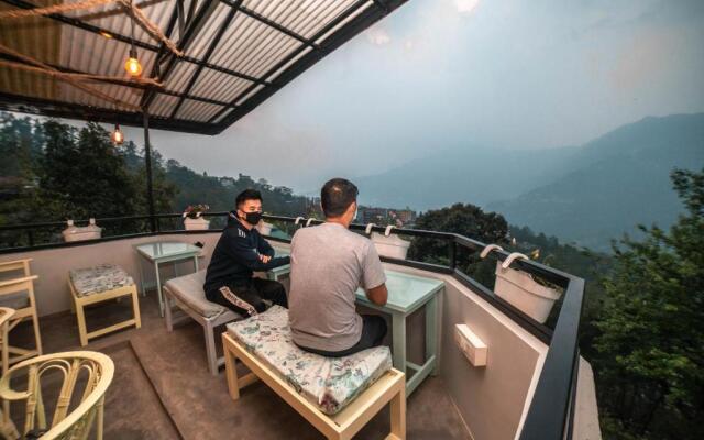 Tag Along 2 0 Hostel Gangtok