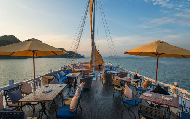 Paradise Luxury Sails Cruise
