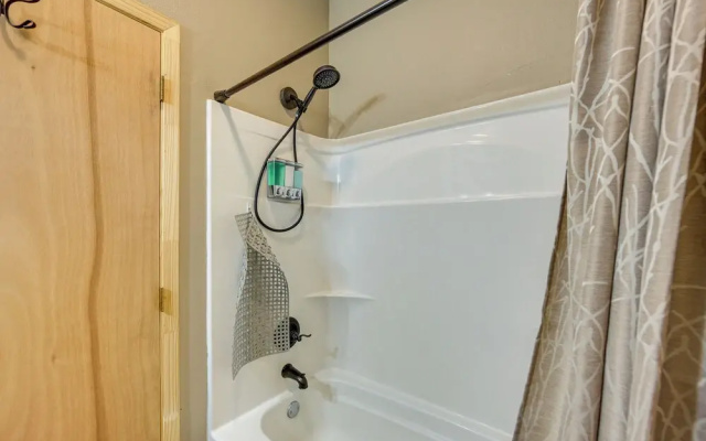 Jefferson Vacation Rental With Golf Cart!