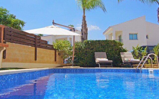 Ella Paralimni in Paralimni