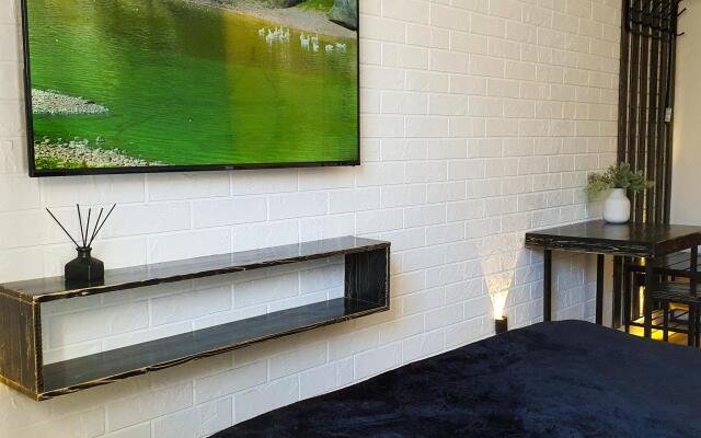 Мириады на улице Молодежная