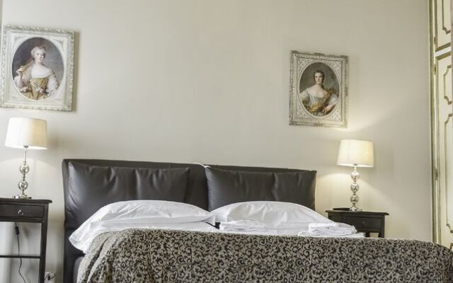 San Marco Luxury Canal View Apartments