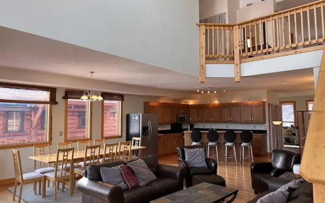 The Stemwinder Lodge by Simply Kimberley