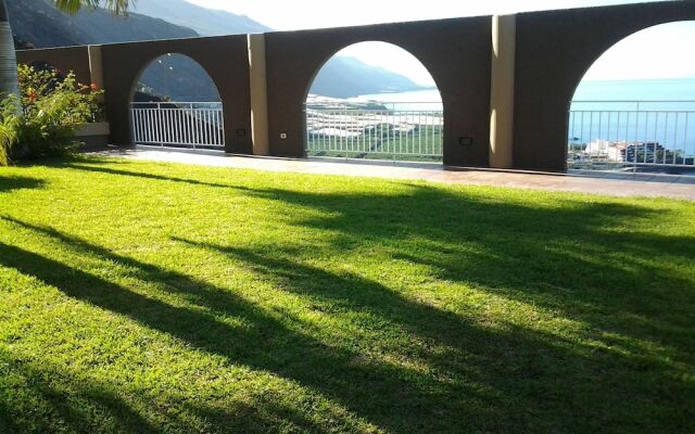 Apartamentos La Muralla
