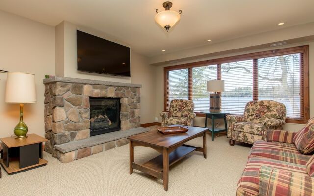 Endless Summers ~ Fabulous oasis with a designer’s touch!