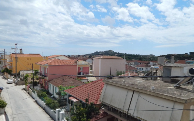 Petania Hotel & Apartments