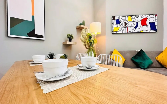 OYO HOME 1366 Standard One Bedroom Jvc
