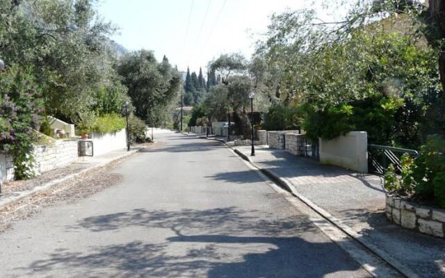 Aliki House