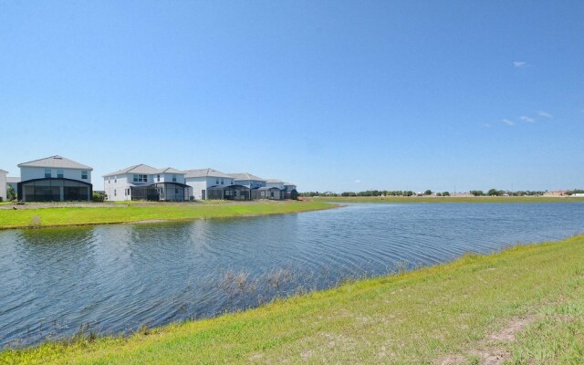 Storey Lake 4 Bedroom Townhome w Splashpool - 1619ST