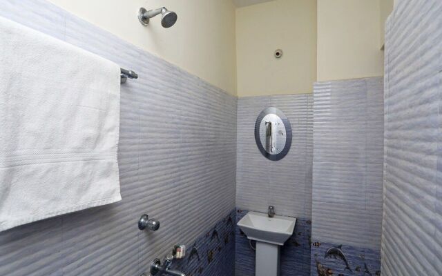 OYO 26152 Hotel Aarush