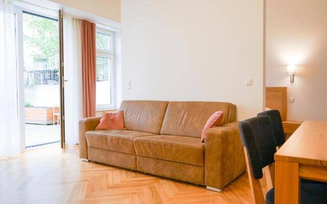 Nadland Apartments B7