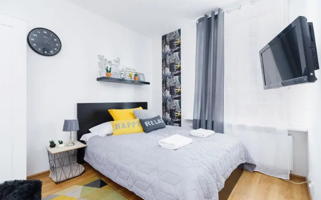 Studio Pradnik Bialy Krakow by Renters