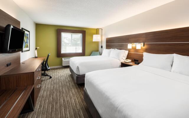 Holiday Inn Express Warrenton, an IHG Hotel