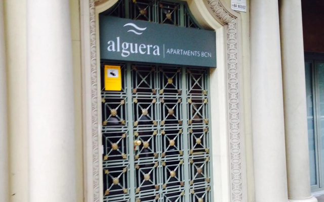 Alguera Apartments Napols