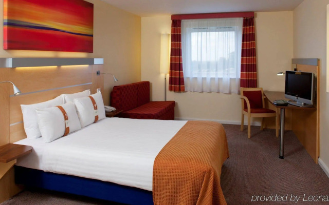 Holiday Inn Express London-Epsom Downs by IHG