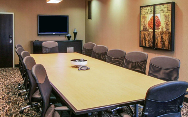 Cambria Hotel Akron - Canton Airport