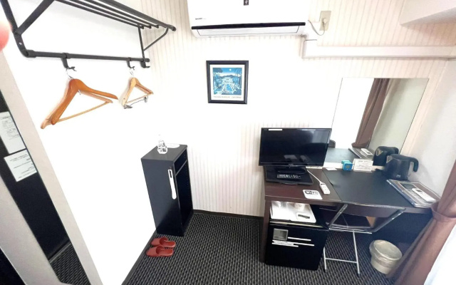 Business Inn Sennichimae Hotel