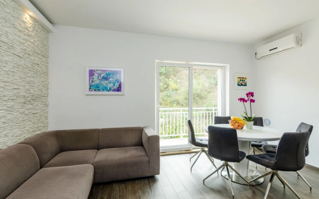 Apartment Lise Mokosica