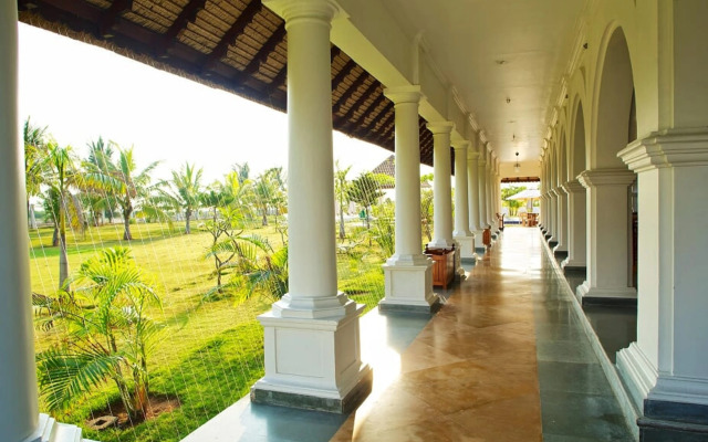 Le Pondy Beach & Lake Resort