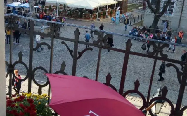 V.I.P.Apartmens Rynok Sqr.19