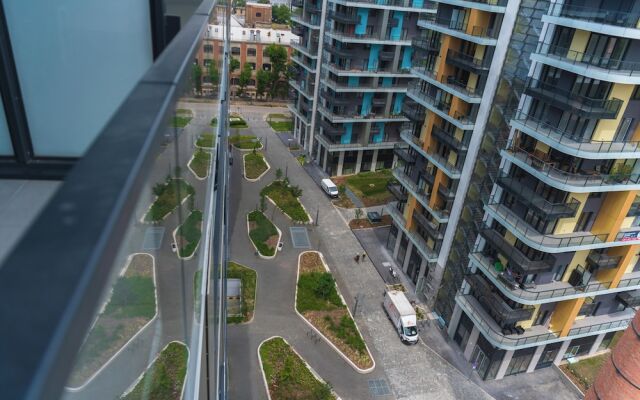 WaterFront City Apartments by UrbanRent