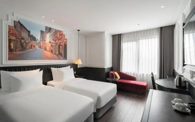 Luxe Paradise Premium Hotel