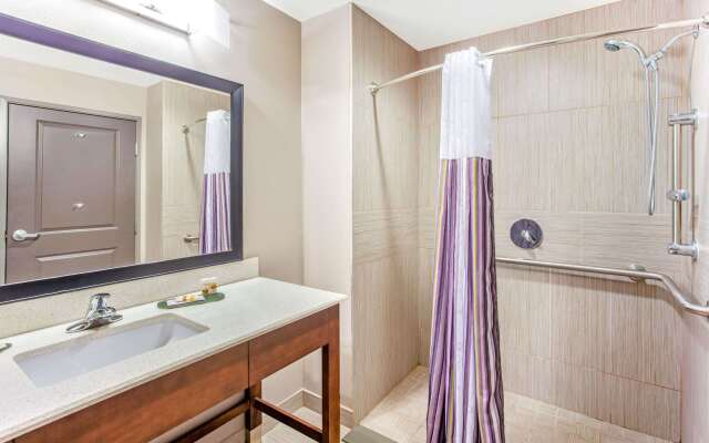 La Quinta Inn & Suites by Wyndham Gonzales TX