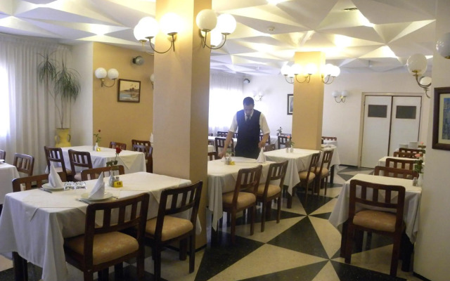 Aferni Hotel