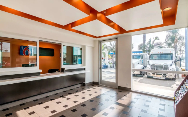 Motel 6 Bell Gardens