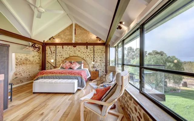 Old Chaff Mill Retreat - - luxury vineyard accommodation