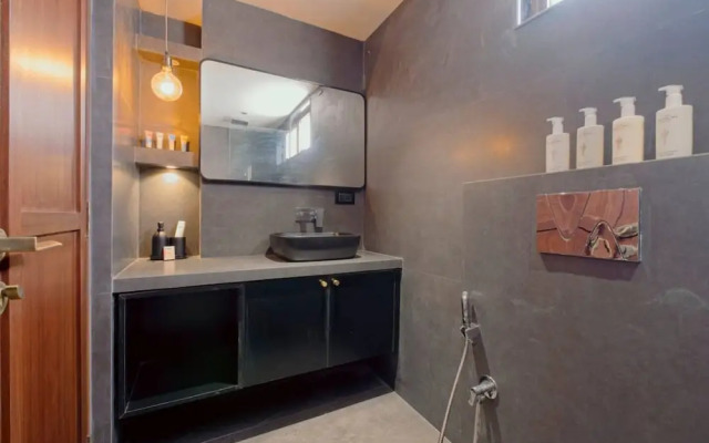Modern 1BR With Pool 5min Drive to Candolim Beach