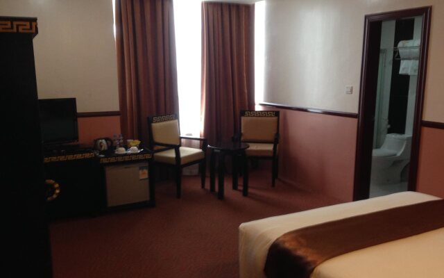 Vaccinated Staff - OYO 838 Manila Crown Palace Hot