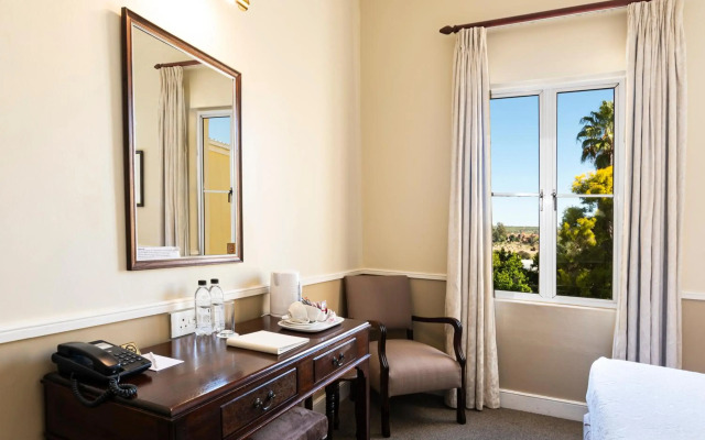 Queen’s Hotel by BON Hotels