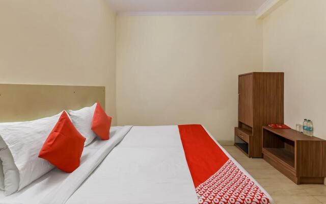 OYO 16642 Flagship Hotel Mahadev