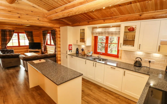 Oak Lodge