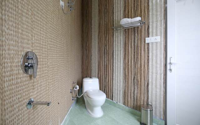 OYO 7024 Hotel Vakratunda