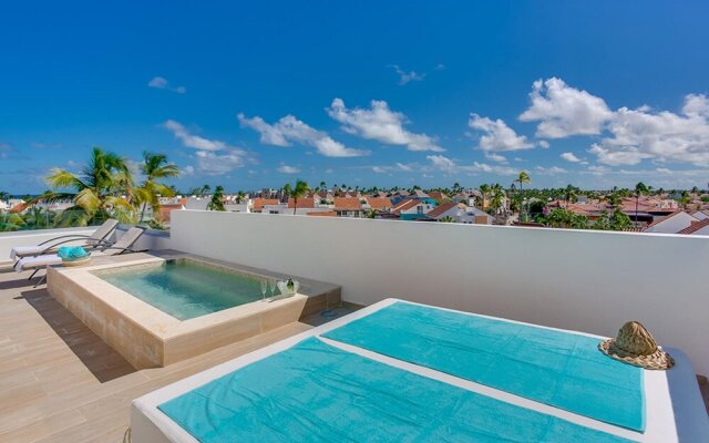 3 Bedroom With Private Rooftop and Ocean View -1