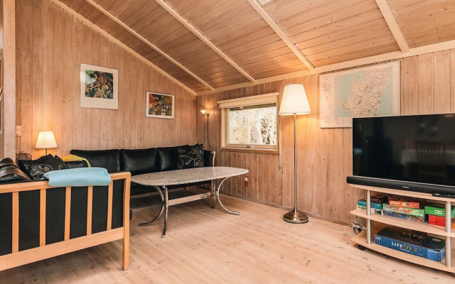 Graceful Holiday Home in Humble near Sea