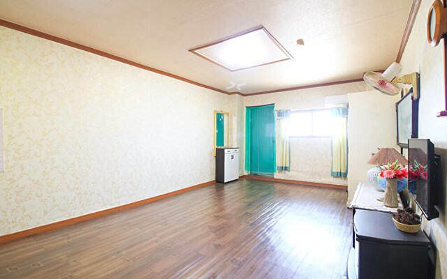Taean Gat Ford Pension