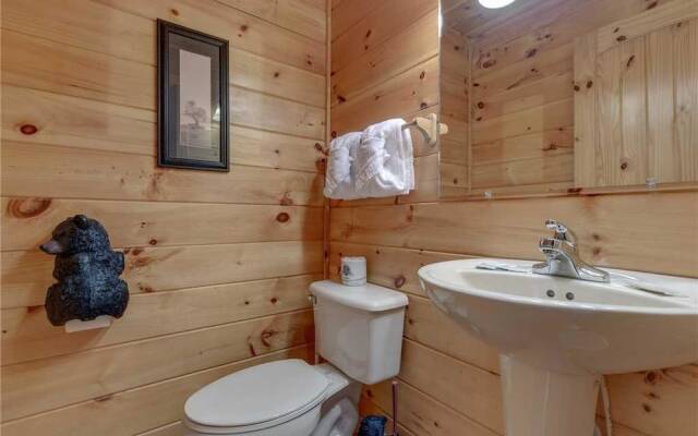 Bear Paws - Two Bedroom Cabin